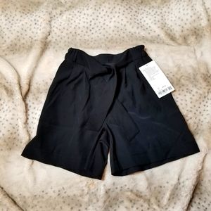 Lululemon Noir Shorts BNWT